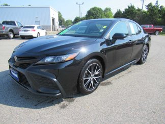 Used 2022 Toyota Camry SE image 1