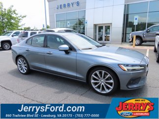 Used 2021 Volvo S60 T5 Momentum image 1