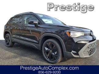 New 2025 Volkswagen Taos SE image 1