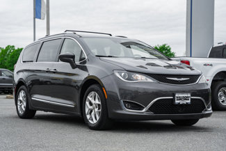 Used 2017 Chrysler Pacifica Touring-L Plus w/ Advanced Safetytec Group image 1