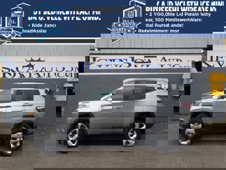 Used 2020 Jeep Compass Latitude image 1