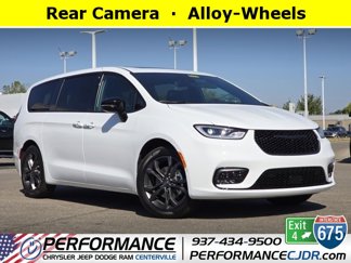 New 2026 Chrysler Pacifica Select image 1