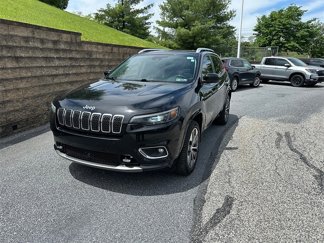 Used 2019 Jeep Cherokee Overland w/ Technology Group image 1