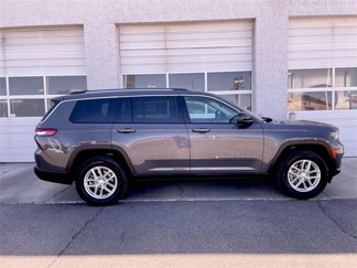 Used 2023 Jeep Grand Cherokee L Laredo image 1