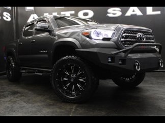 Used 2017 Toyota Tacoma TRD Off-Road image 1