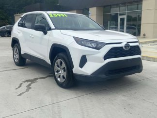 Used 2022 Toyota RAV4 LE image 1