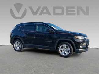 Used 2022 Jeep Compass Latitude image 1