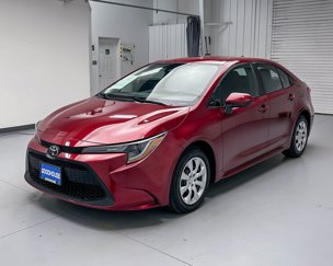 Used 2022 Toyota Corolla LE image 1