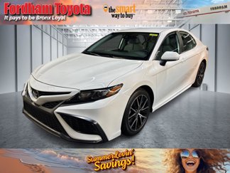 Used 2021 Toyota Camry SE image 1
