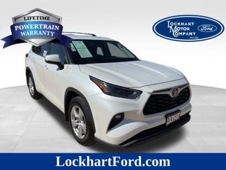 Used 2022 Toyota Highlander LE image 1