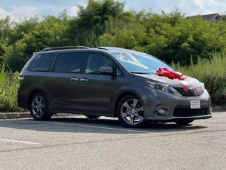 Used 2014 Toyota Sienna SE image 1