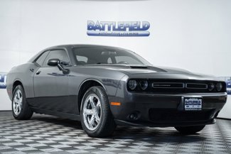 Used 2016 Dodge Challenger SXT image 1