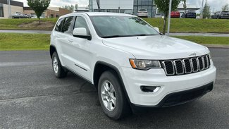 Used 2017 Jeep Grand Cherokee Laredo image 1