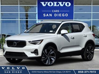 Certified 2025 Volvo XC40 B5 Plus image 1
