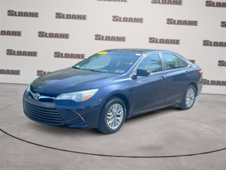 Used 2016 Toyota Camry LE image 1