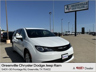 Used 2023 Chrysler Voyager LX image 1