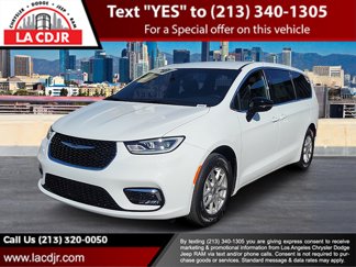 New 2025 Chrysler Pacifica Select image 1