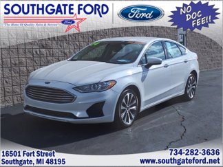 Used 2020 Ford Fusion SE image 1