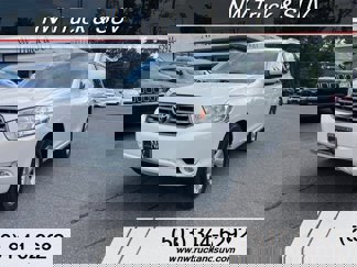 Used 2010 Toyota Highlander SE image 1