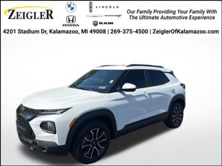 Used 2021 Chevrolet TrailBlazer ACTIV w/ Technology Package image 1