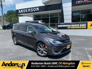 Used 2019 Chrysler Pacifica Limited w/ Tire & Wheel Group image 1