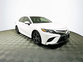 Used 2018 Toyota Camry SE image 1