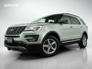 Used 2017 Ford Explorer XLT image 1