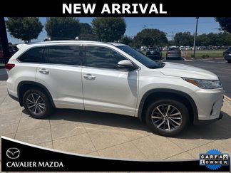 Used 2018 Toyota Highlander XLE image 1