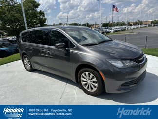 Used 2017 Chrysler Pacifica Touring w/ Tire & Wheel Group image 1