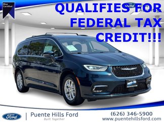 Used 2022 Chrysler Pacifica Touring-L image 1