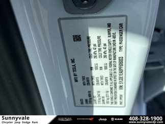 Used 2023 Tesla Model 3 Standard Range image 1