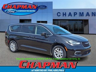 Used 2023 Chrysler Pacifica Touring-L image 1