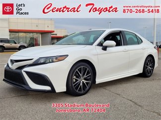 Used 2023 Toyota Camry SE image 1