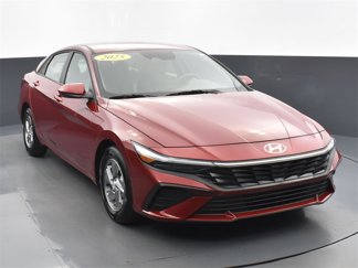 Certified 2025 Hyundai Elantra SE image 1