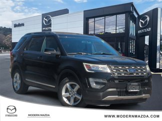 Used 2017 Ford Explorer XLT image 1