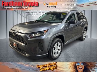 Used 2021 Toyota RAV4 LE image 1