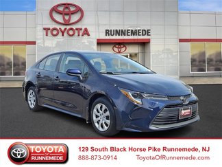 Certified 2024 Toyota Corolla LE image 1