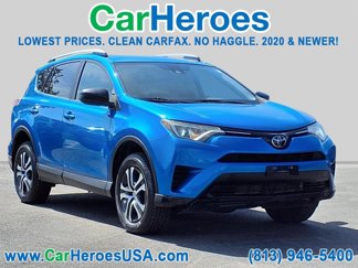 Used 2018 Toyota RAV4 LE image 1