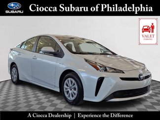Used 2022 Toyota Prius LE image 1