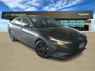 Used 2023 Hyundai Elantra SEL image 1