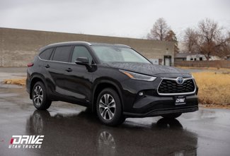 Used 2023 Toyota Highlander XLE image 1