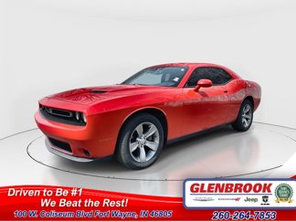 Used 2016 Dodge Challenger SXT image 1