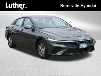 Certified 2025 Hyundai Elantra SE image 1