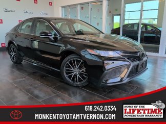 Used 2023 Toyota Camry SE image 1