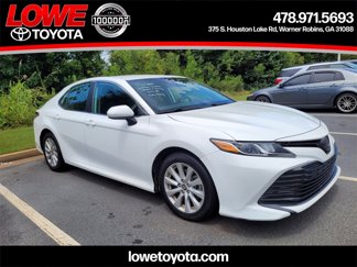 Used 2020 Toyota Camry LE image 1