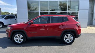 Used 2019 Jeep Compass Latitude image 1