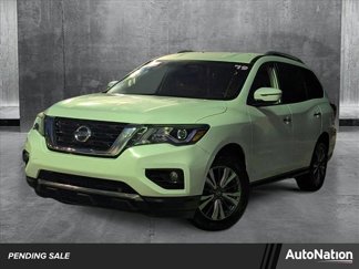Used 2019 Nissan Pathfinder SV image 1