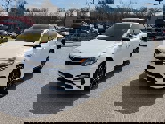 Used 2020 Kia Optima SE image 1