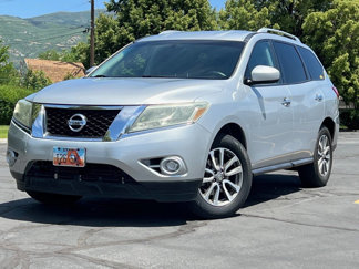 Used 2013 Nissan Pathfinder SV image 1