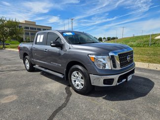 Used 2018 Nissan Titan SV image 1